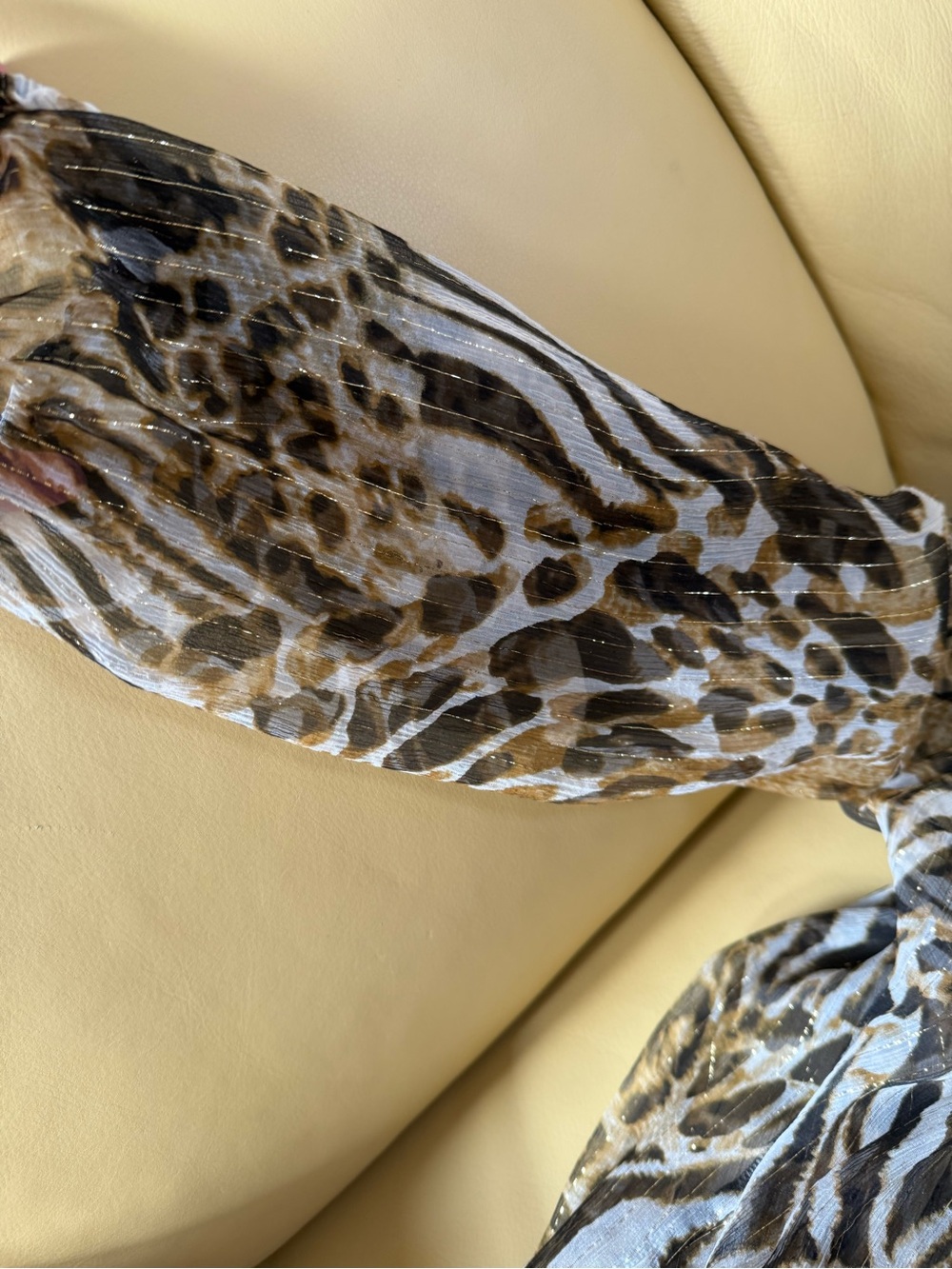 Vintage sheer pattern leopard top made by Cache - Picture 3 of 5